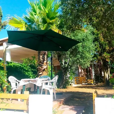 Apartamento - In Seminterrato In Di Campagna, Piscina Fuori Terra A 4 Minuti Di Auto Dalla Citta *