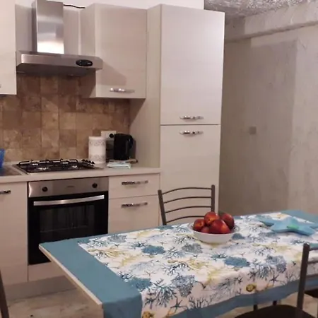 Lägenhet - In Seminterrato In Di Campagna, Piscina Fuori Terra A 4 Minuti Di Auto Dalla Citta *