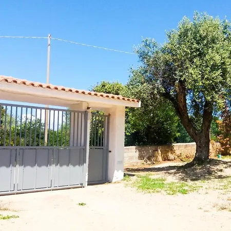 Apartamento - In Seminterrato In Di Campagna, Piscina Fuori Terra A 4 Minuti Di Auto Dalla Citta *