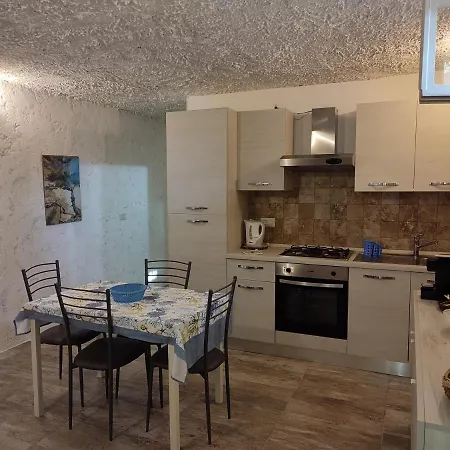 Apartamento - In Seminterrato In Di Campagna, Piscina Fuori Terra A 4 Minuti Di Auto Dalla Citta *
