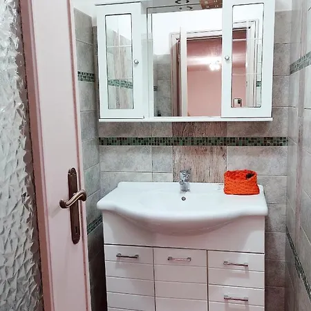 Alghero Guest House, Oasi Tra Gli Ulivi Con Piscina E Fresche Suites In Seminterrato Apartament *