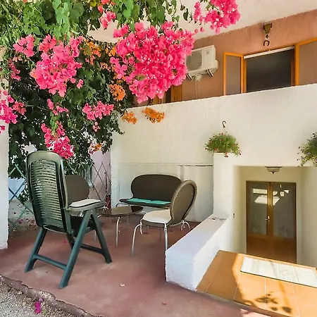 Lägenhet - In Seminterrato In Di Campagna, Piscina Fuori Terra A 4 Minuti Di Auto Dalla Citta