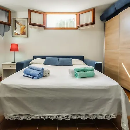 Apartamento - In Seminterrato In Di Campagna, Piscina Fuori Terra A 4 Minuti Di Auto Dalla Citta *
