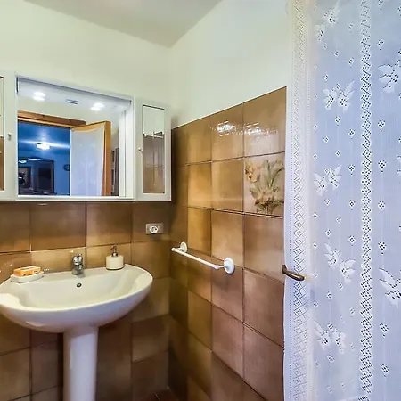 - In Seminterrato In Di Campagna, Piscina Fuori Terra A 4 Minuti Di Auto Dalla Citta Alghero