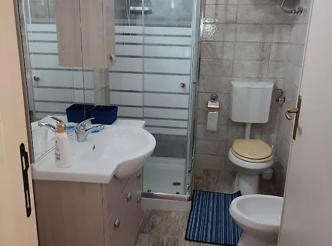 アパート - In Seminterrato In Di Campagna, Piscina Fuori Terra A 4 Minuti Di Auto Dalla Citta