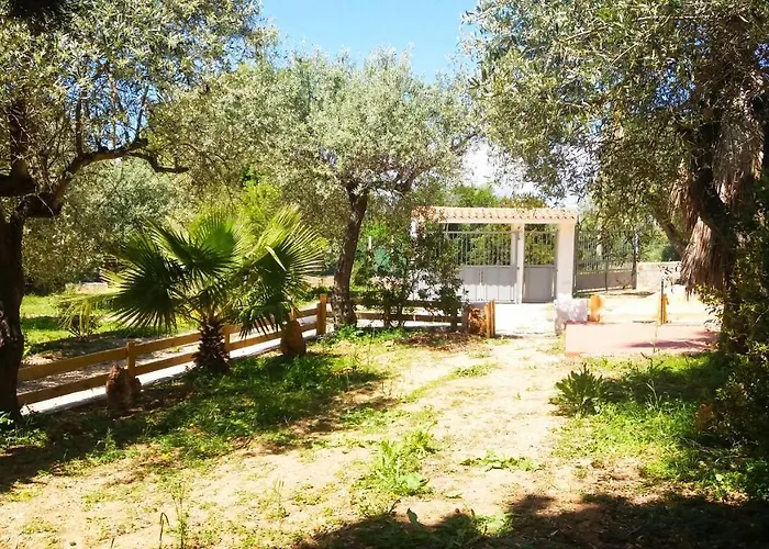 - In Seminterrato In Di Campagna, Piscina Fuori Terra A 4 Minuti Di Auto Dalla Citta *